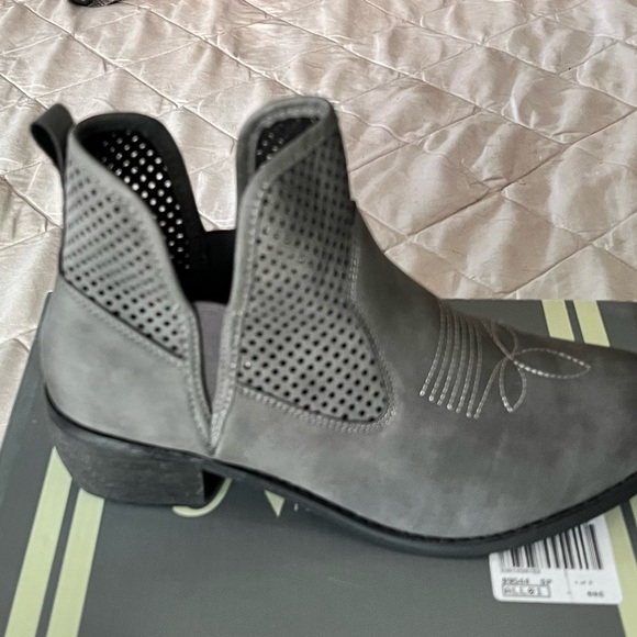 Women’s Natural Reflections boot size 11. - Picture 3 of 5